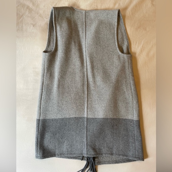 Vineyard Vines Long Gray Wool Fringe Vest, XXS - Picture 4 of 4